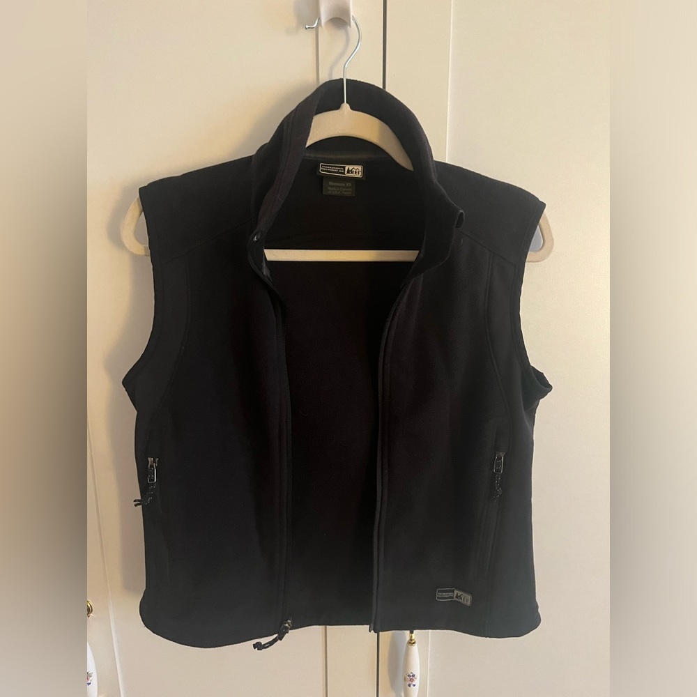 REI black womens fleece vest